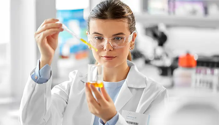 Scientist working in the lab